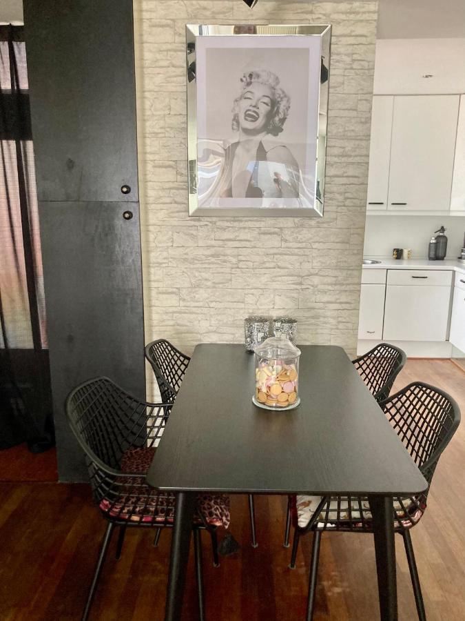 Beach House Hollywood Apartment ซานด์โวร์ต ภายนอก รูปภาพ